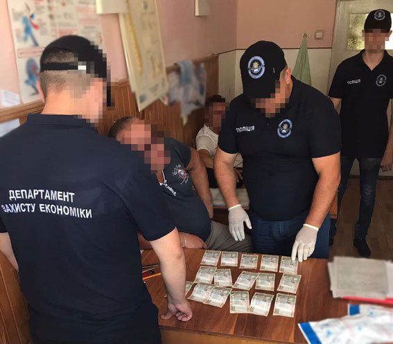 Закарпатський лікар погорів на хабарі. Гроші від пацієнтів брав систематично – 04 Закарпатський лікар погорів на хабарі. Гроші від пацієнтів брав систематично – 04