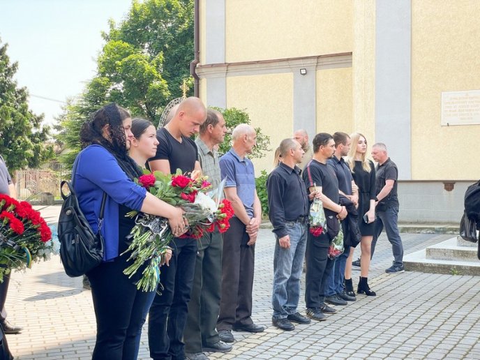 Мукачево попрощалося з 51-річним захисником – 03