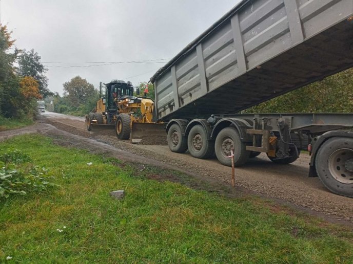 На Мукачівщині ремонтують дорогу між селами Верхня Визниця і Лісарня – 04