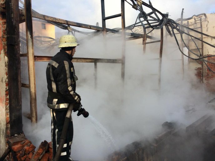 Цієї ночі у Кольчині горів деревообробний цех – 06