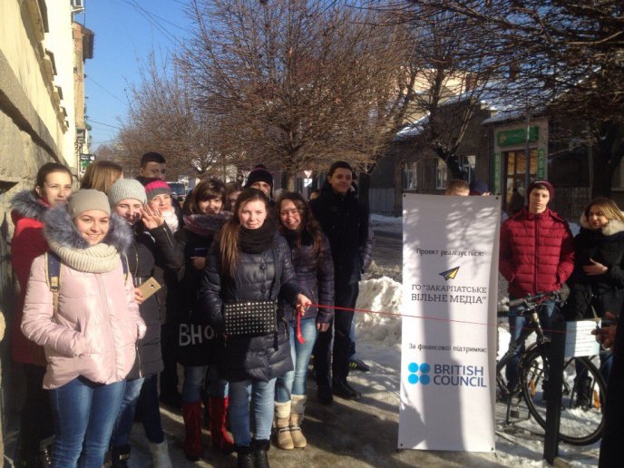 У Мукачеві відкрили ще одну сучасну велопарковку  – 02