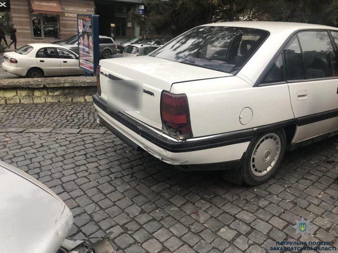 Водій, який пошкодив новий автобус в Ужгороді, потрапив у ще одну ДТП – 03