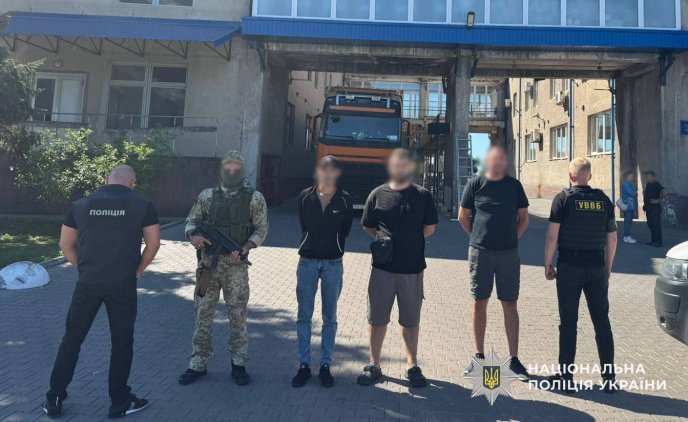 Затримали зловмисника, який намагався підкупити прикордонника – 01 Фото — Відділ комунікації поліції Закарпатської області