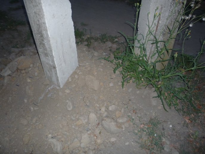 Мешканці вулиці Червоноармійської скаржаться на "нові" погані електроопори (ФОТО) – 03