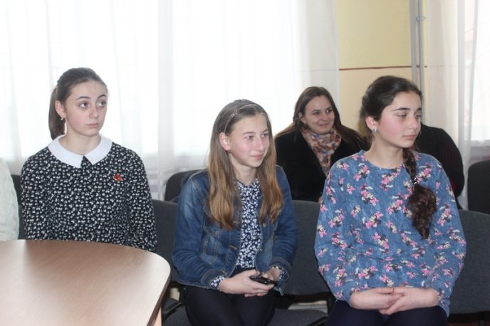 Школярам Горондівської ЗОШ розповіли про закулісся радіожурналістики – 09