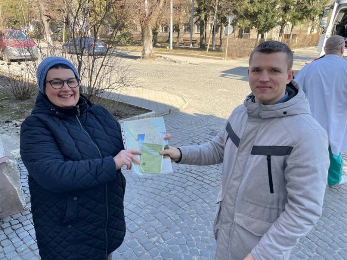 Реанімобіль та оснащення передав мукачівським медикам і рятувальникам керівник TUP GmbH – 02