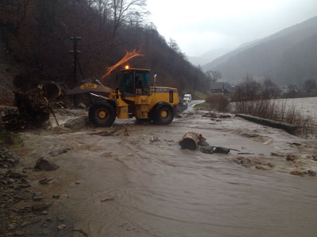 У гірських районах Закарпаття підтоплено кілька десятків дворогосподарств – 01