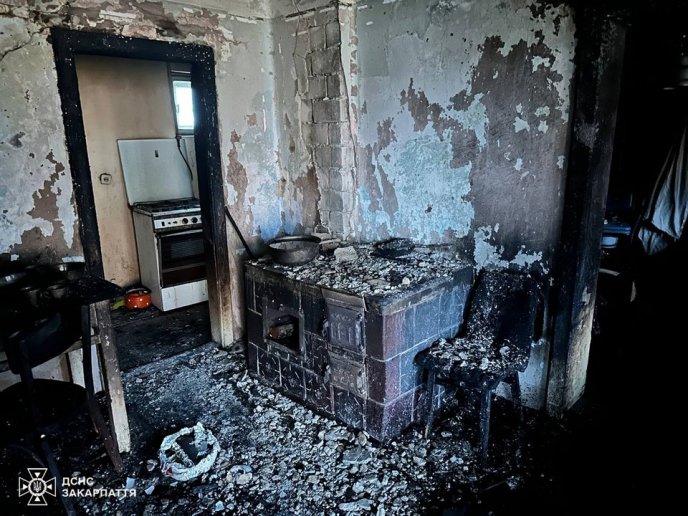 Під час пожежі врятували подружжя