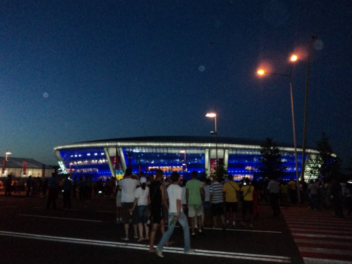 Мукачівські вболівальники підтримували футбольну збірну України в Донецьку (ФОТОРЕПОРТАЖ) – 08