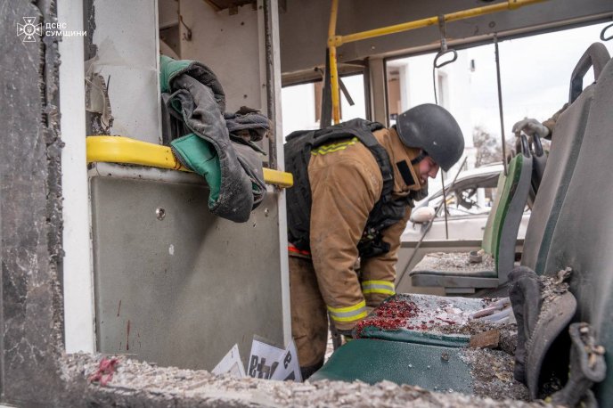 Свято, залите кров’ю: після удару по Сумах в Україні оголошують Дні жалоби – 05