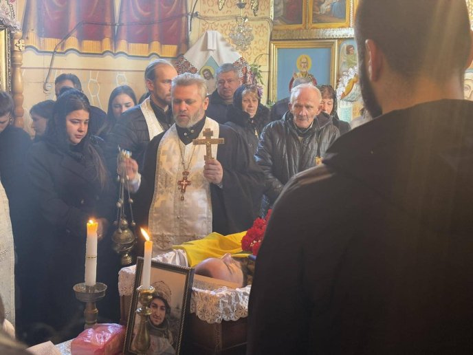 У селі Вільховиця Чинадіївської громади поховали загиблого на війні Героя – 02