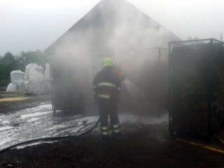 Пожежа у Перечині: горіла сушильна камера деревообробного підприємства – 01 Пожежа у Перечині: горіла сушильна камера деревообробного підприємства – 01