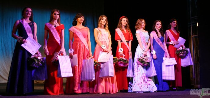 Біологи УжНУ обирали найгарнішу дівчину факультету – 01