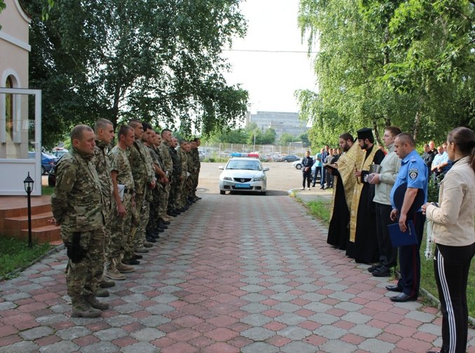15 закарпатських державтоінспекторів відправились у зону АТО – 02