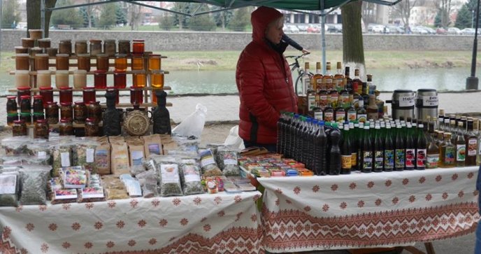 В Ужгороді відкрили фестиваль медовухи – 16