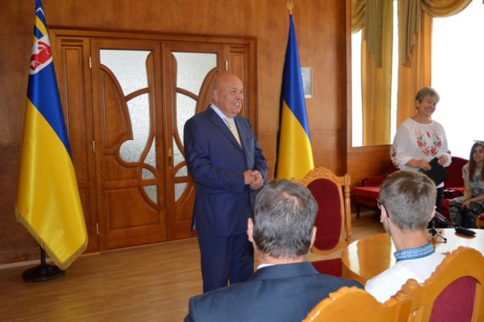 У Закарпатській ОДА відзначили найуспішніших випускників краю – 05