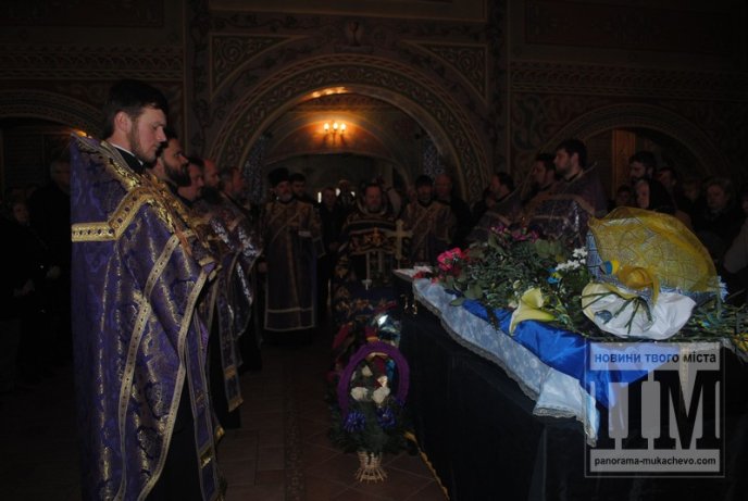 Мукачівці попрощались з загиблим бійцем 128-ої бригади Денисом Кисельовим (ФОТО) – 01