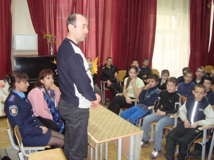 Правоохоронці Мукачівщини відвідали навчальні заклади міста та району (ФОТО) – 06