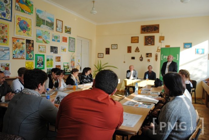 Журналісти "Панорами" зустрілись із жителями Великих Лучок – 06 Журналісти "Панорами" зустрілись із жителями Великих Лучок – 06
