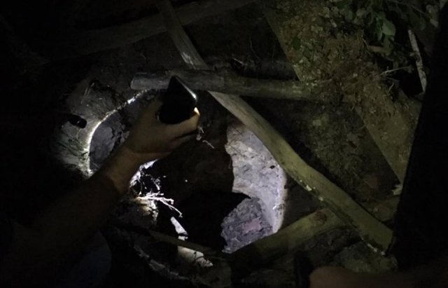 Спецоперація на кордоні зі Словаччиною: поліція, прикордонники та СБУ перевіряють підозрілий колодязь – 05