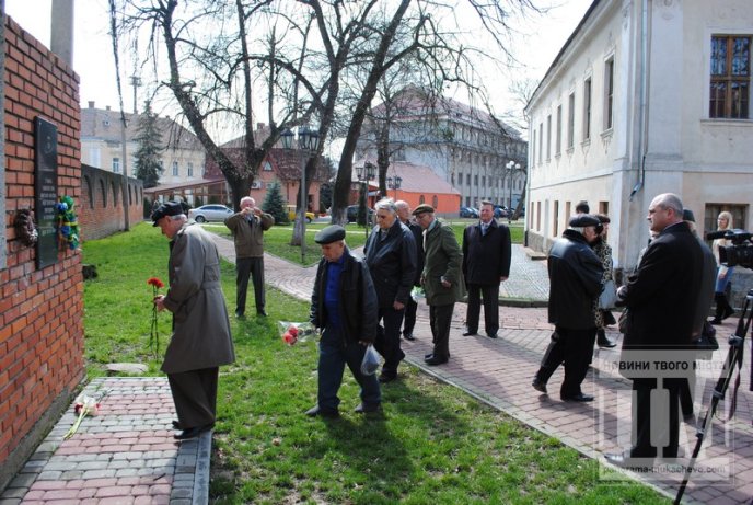 У Мукачеві вшанували в’язнів фашистських концтаборів (ФОТО) – 07