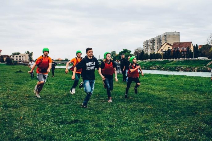 Мукачівські школярі плавали на катамаранах та рятували людей – 08