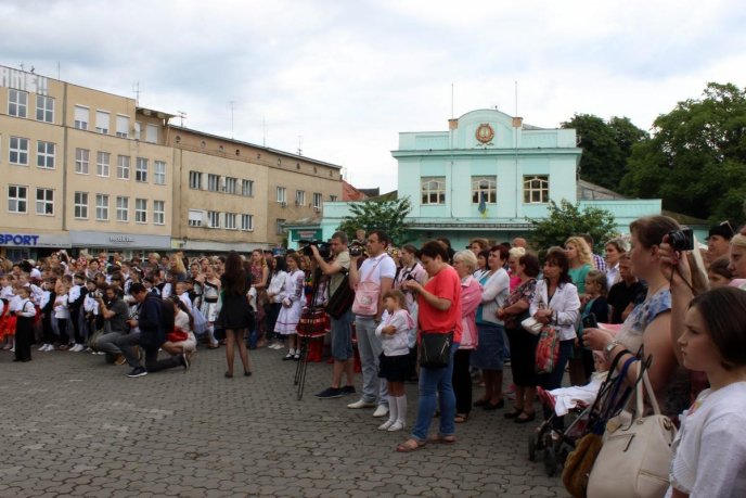 В Ужгороді з нагоди Міжнародного дня танцю відбувся концерт та танцювальний флешмоб – 05