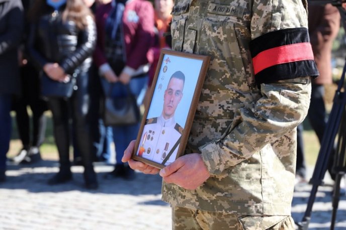 В Ужгороді поховали Героя, який загинув у перший день війни – 02