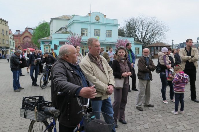 В Ужгороді відбулось віче проти сепаратизму, на якому висловили недовіру СБУ, прокуратурі та Москалю – 03