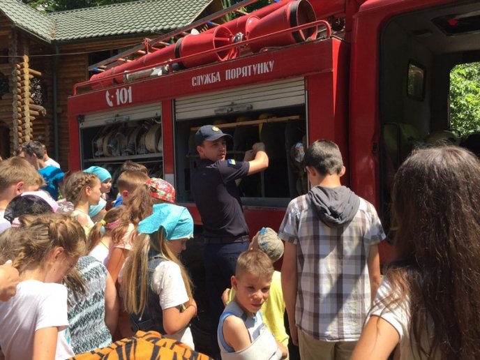 Рятувальники навідалися у дитячий табір відпочинку – 01