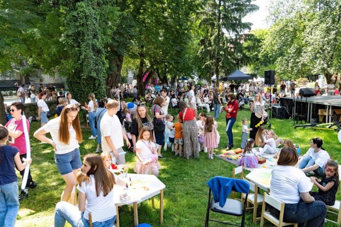 В Ужгороді провели свято для дітей – 08