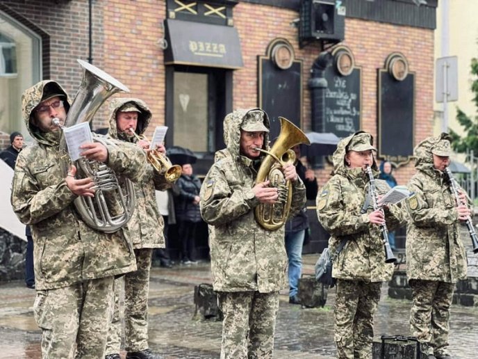 У Мукачеві поховали військового 128-ої бригади – 09