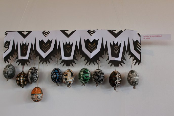 В Ужгороді відкрили великодню виставку "Світ писанки" – 14