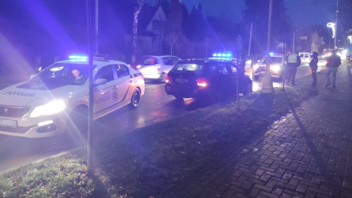 Ввечері сталася аварія: опубліковано фото з місця події – 01