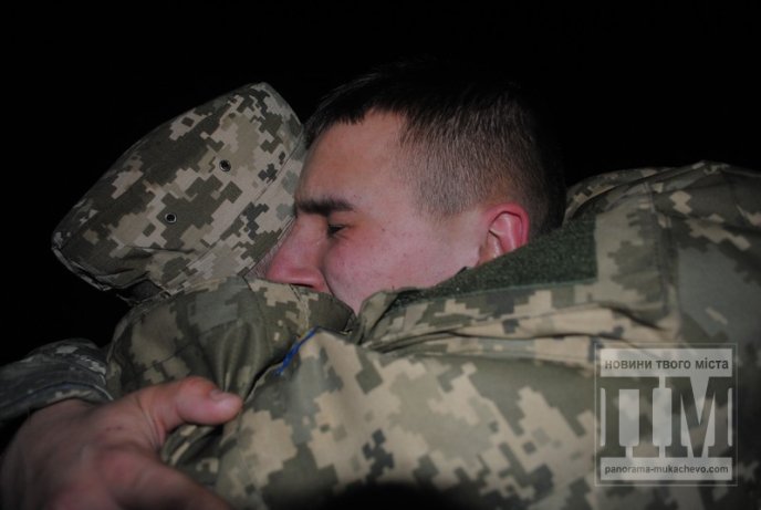 У Мукачеві урочисто зустріли бійців Героїчної 128-ої бригади (ФОТОРЕПОРТАЖ) – 34