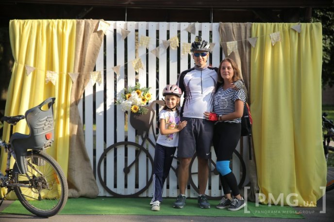 Миттєвості велозаїзду у Мукачеві: фоторепортаж із "Літньої зустрічі цімборів" – 05