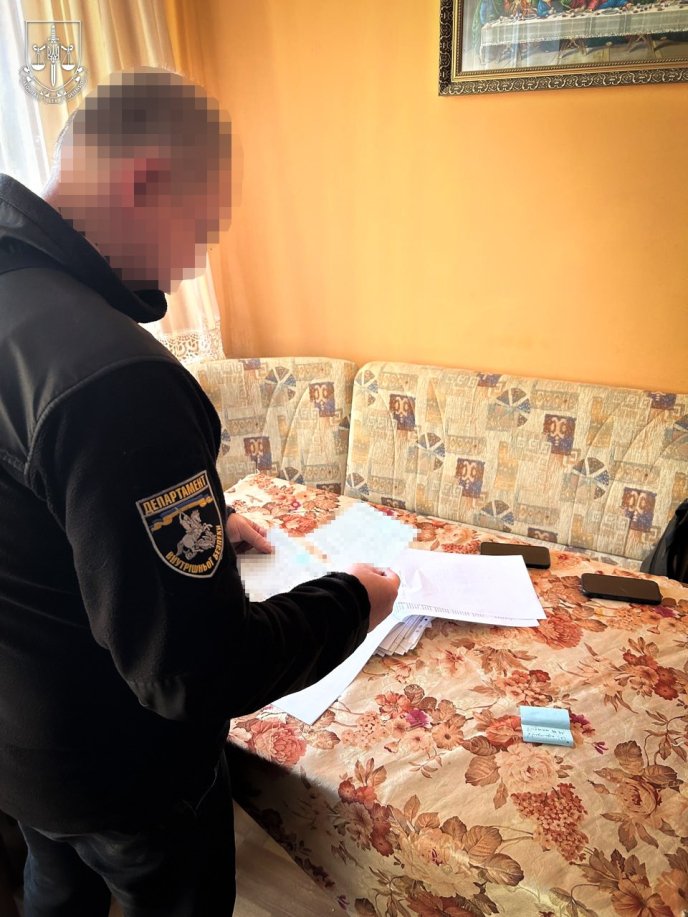 Працівники автошколи організували злочинну схему – 01 Фото — Пресслужбп прокуратури Закарпатської області