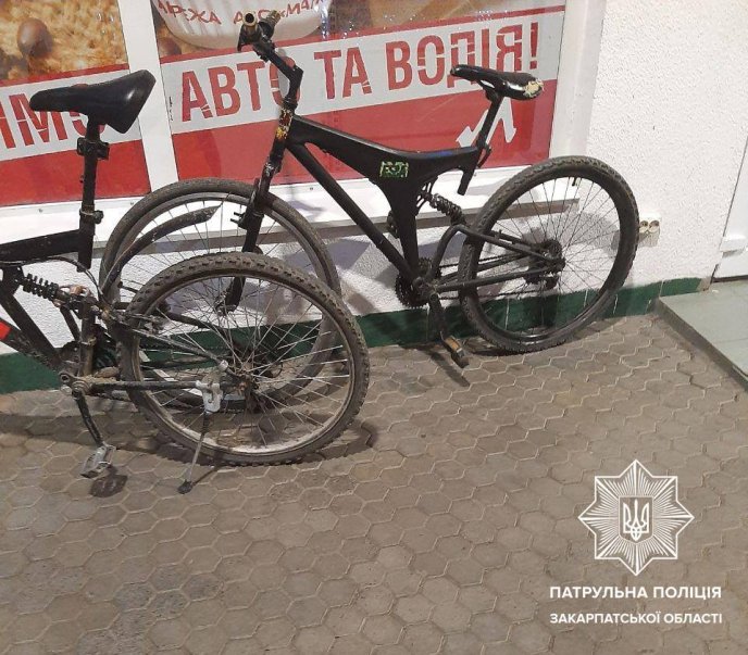 Попросив подзвонити і втік: нахабне пограбування у Мукачеві – 01