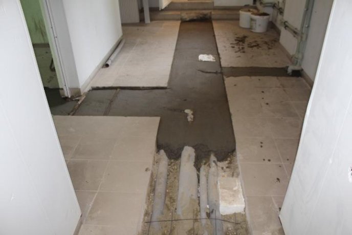 У Мукачеві ремонтують мережі центральної районної лікарні – 07