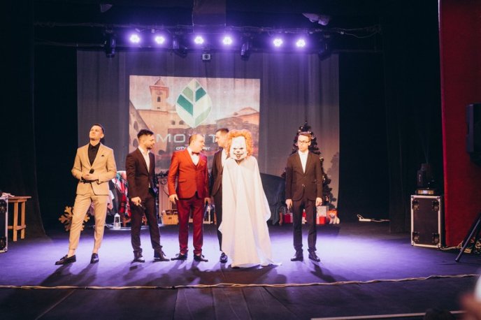 "Мукачево майліпшоє": як гумористи містян веселили – 02