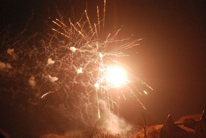 Новий рік Ужгород зустрів феєрверками та церковними дзвонами – 03