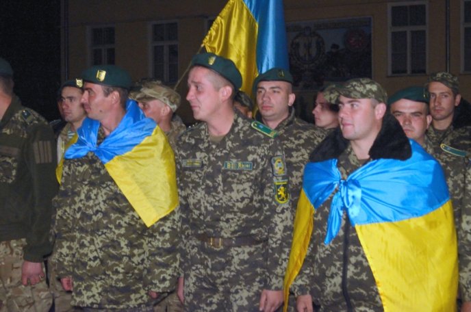 Закарпатських прикордонників зустріли у Чопі подяками за мужність та грамотами за професіоналізм (ФОТО) – 03