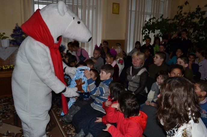 Подарунки на Різдво презентували благодійники для дітей з Домбоківської школи-інтернату (ФОТО) – 02