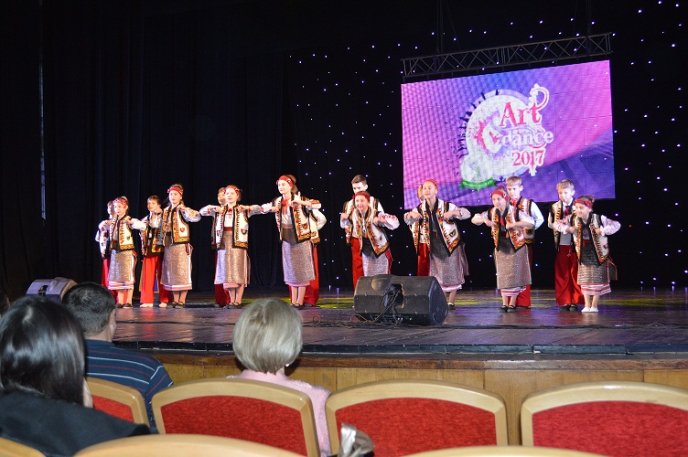 Танцювальні колективи Рахівського РБДЮТ – переможці  "Art Dance 2017" – 02 Танцювальні колективи Рахівського РБДЮТ – переможці  "Art Dance 2017" – 02