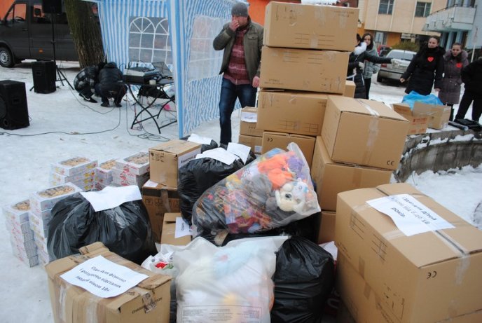 Завдяки небайдужим людям вихованці дитячих будинків у Мукачеві та Сваляві отримають подарунки на Миколая (ФОТО) – 09
