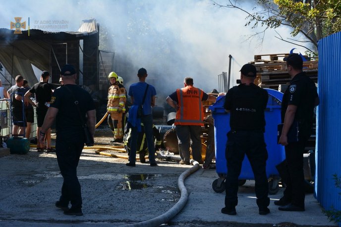 Пожежа на СТО в Мукачеві: дружина власника поспілкувалась із журналістами – 01 Пожежа на СТО в Мукачеві: дружина власника поспілкувалась із журналістами – 01