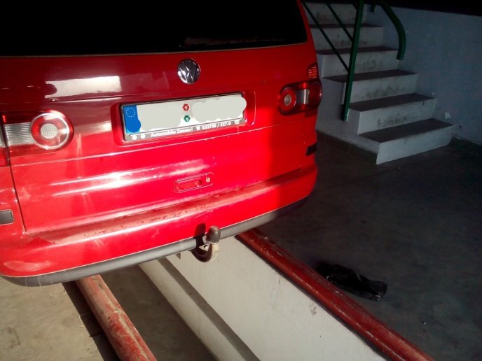 За перевезення контрабандних сигарет закарпатські митники вилучили "Volkswagen" – 06