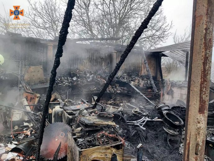 Рятувальники розповіли про велику пожежу в Мукачеві – 03