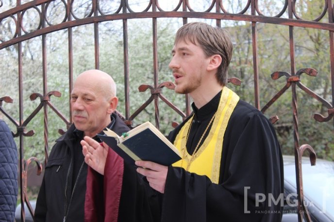 У Мукачеві відкрили меморіальну дошку бійцю АТО Руслану Ігнатишину – 19