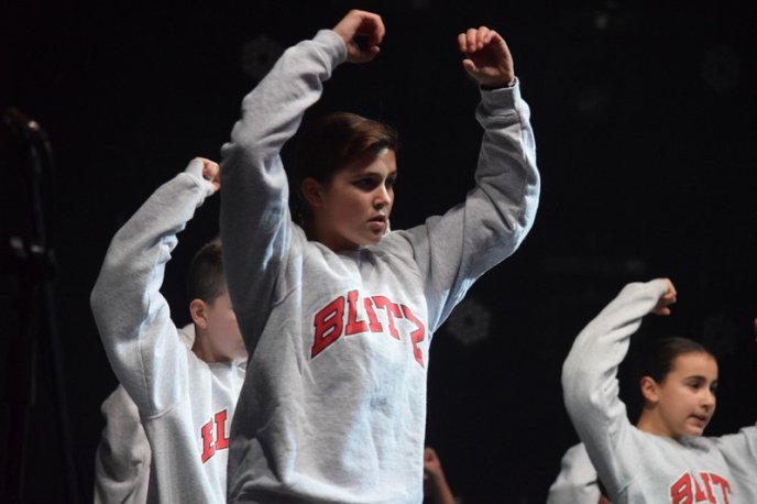 На концерті до Дня Ужгорода виступала співачка Аліна Паш – 08